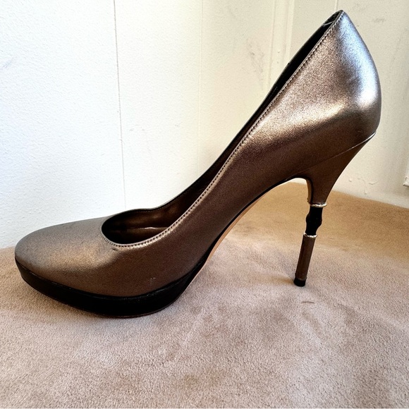 🌟GUCCI Scar Pelle Cuoio Sasso Nappa Silk Leather Pumps Heels Metallic Stone 38 - Picture 4 of 13